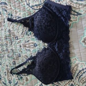 Wireless Lace Convertible Bralette 34B in Navy Maidenform
